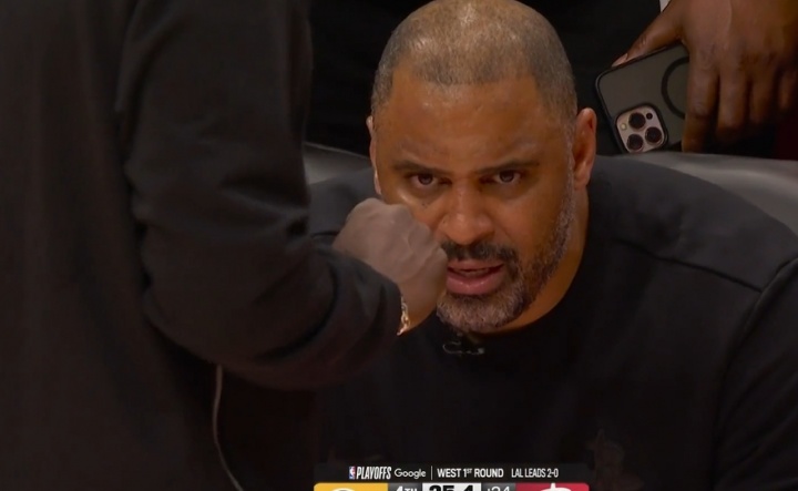 小贾致命失误葬送好局 乌度卡场边暴怒爆粗