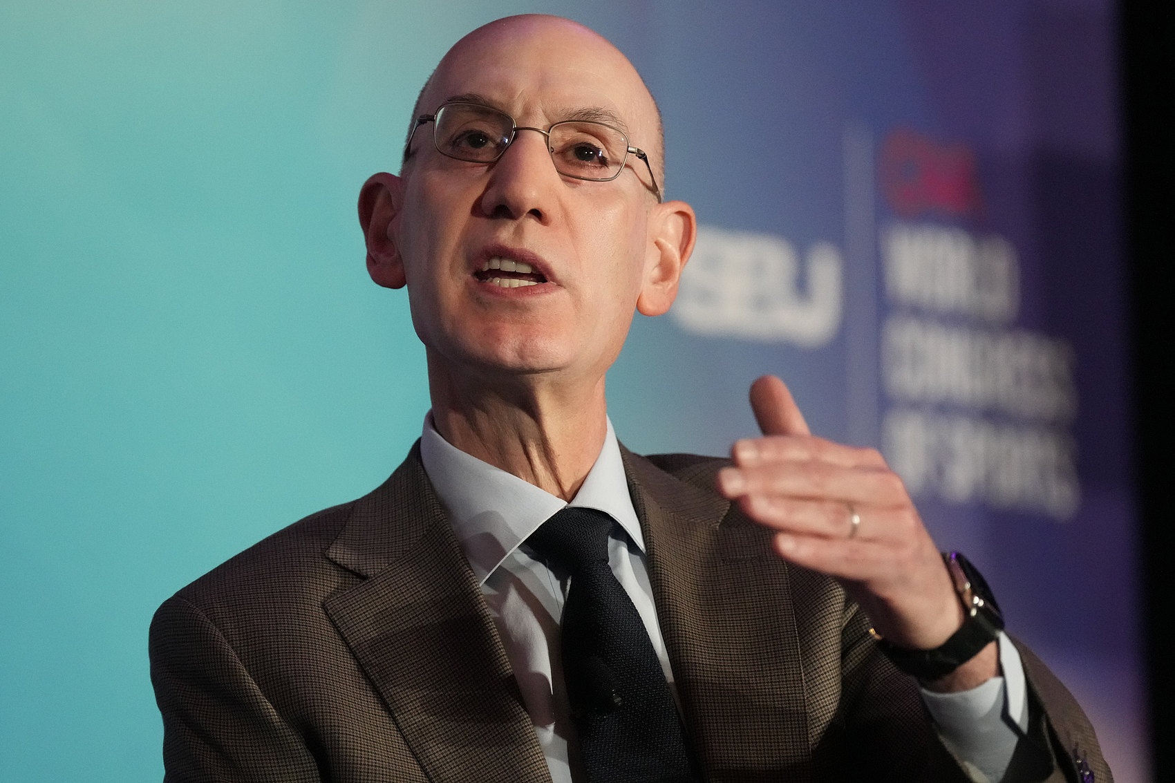 NBA反摆烂新规：连续两年状元签被禁，12-15顺位不得保护