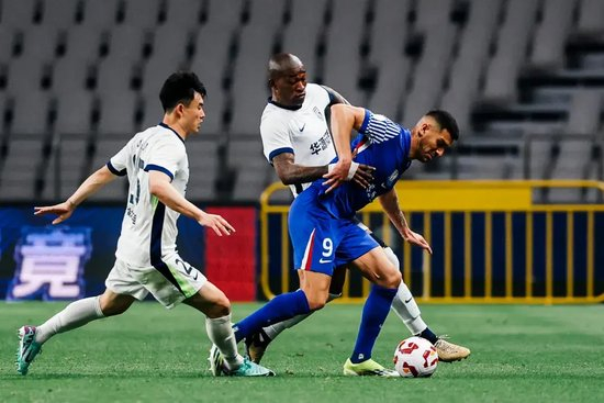 申花热身3-0河南,路易斯米内罗破门;国足生死战朱辰杰锁定中卫首发 申花热身3-0河南,路易斯米内罗破门;国足生死战朱辰杰锁定中卫首发