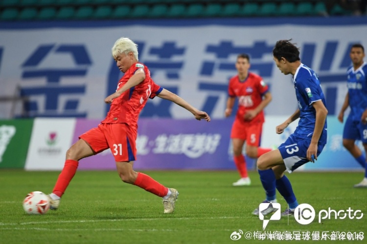 中甲第8轮：黄威、泽·维托尔破门 南京城市2-0送梅州四连败