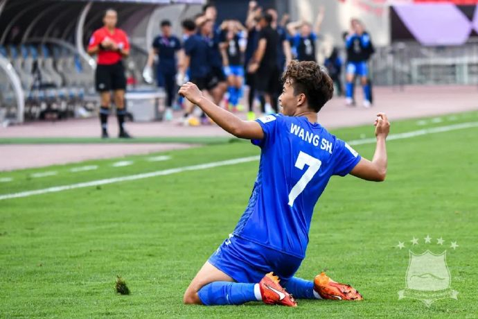 半决赛2-0力克胡志明市 武汉女足剑指首届亚冠冠军 半决赛2-0力克胡志明市 武汉女足剑指首届亚冠冠军