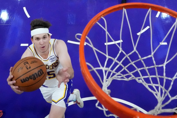 ESPN薪资专家提出四年1.55亿方案,建议湖人重签里夫斯 ESPN薪资专家提出四年1.55亿方案,建议湖人重签里夫斯